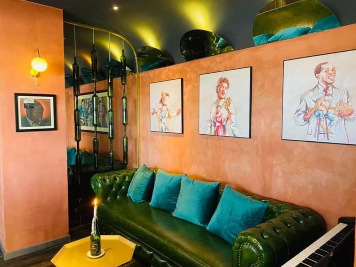 thi-cong-son-hieu-ung-tai-dachazz-lounge-bar