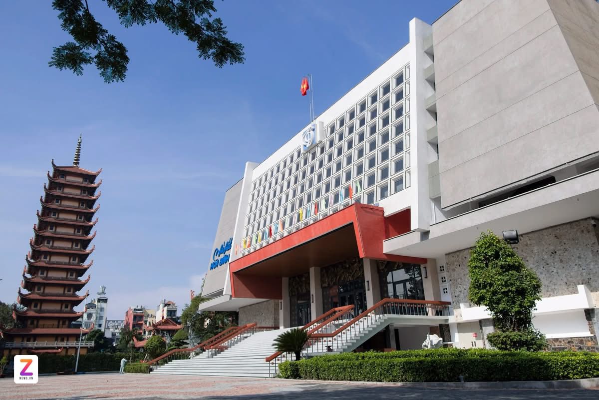 NHÀ HÁT HOÀ BÌNH HCM 8 nha hat hoa binh 7